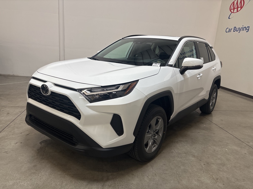2025 Toyota RAV4 XLE photo 2