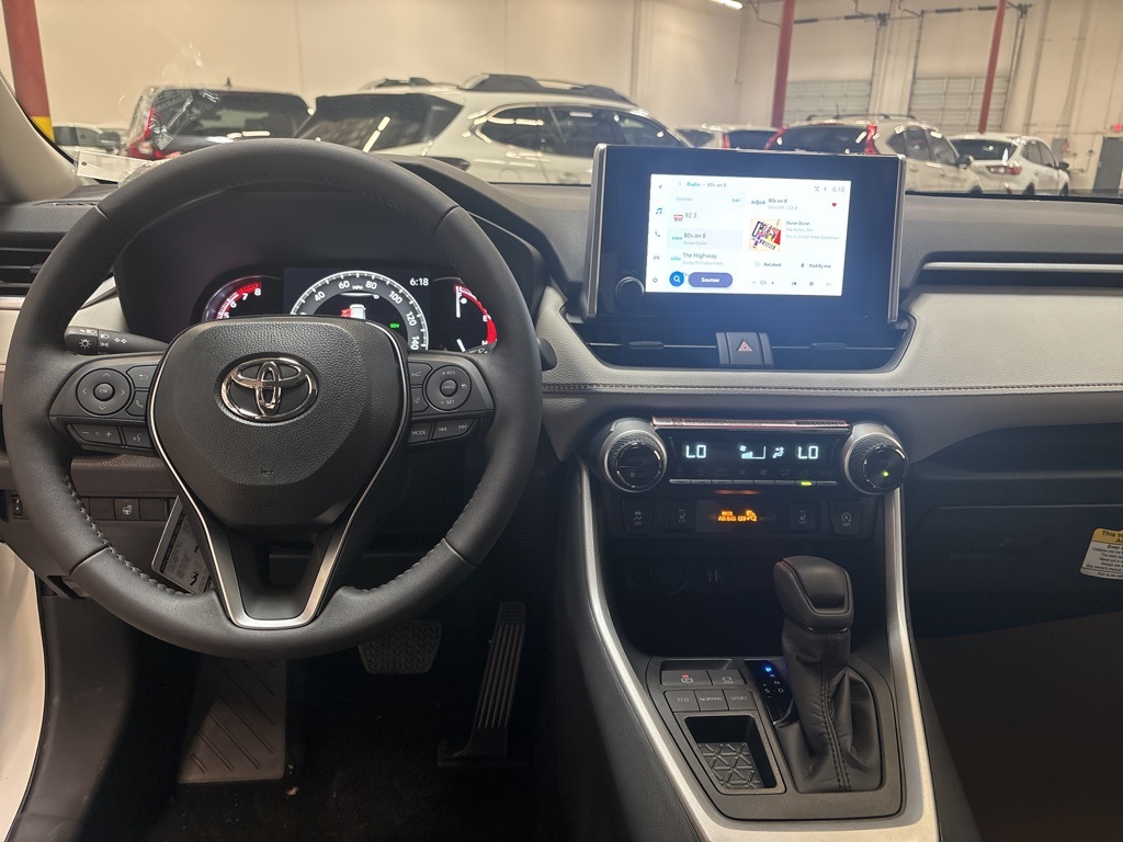 2025 Toyota RAV4 XLE photo 12