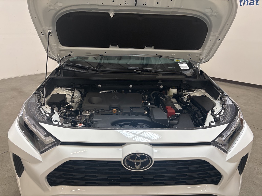 2025 Toyota RAV4 XLE photo 22