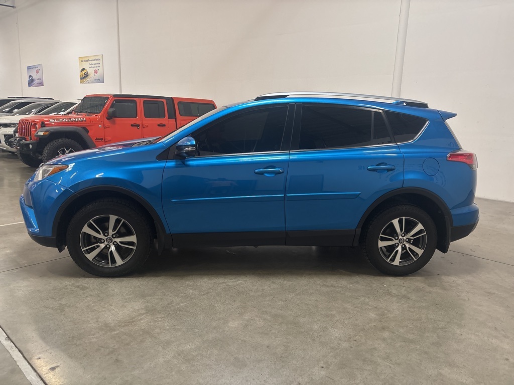 2018 Toyota RAV4 XLE photo 3