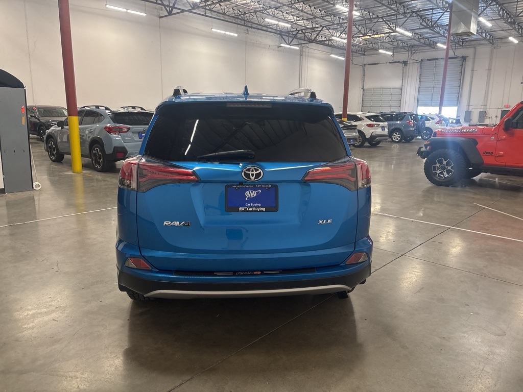 2018 Toyota RAV4 XLE photo 5