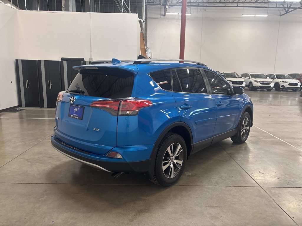 2018 Toyota RAV4 XLE photo 6