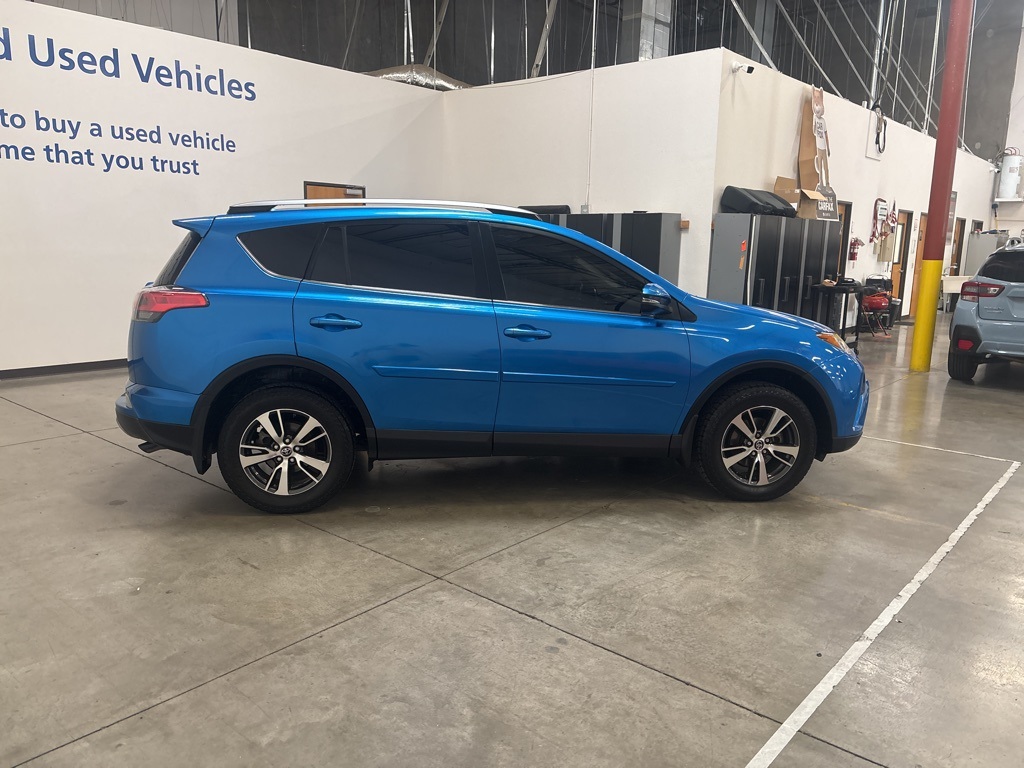 2018 Toyota RAV4 XLE photo 7