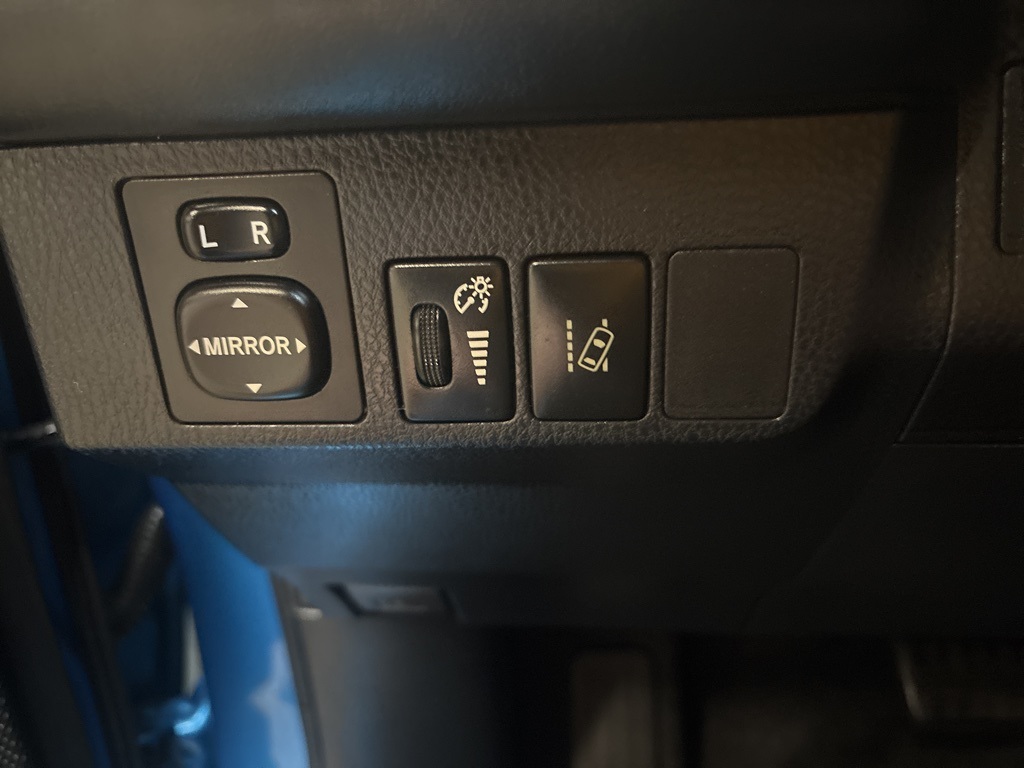 2018 Toyota RAV4 XLE photo 16