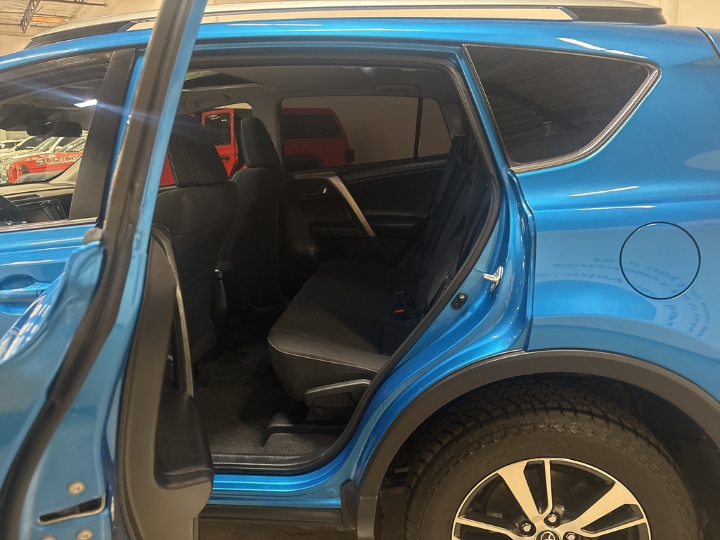 2018 Toyota RAV4 XLE photo 17