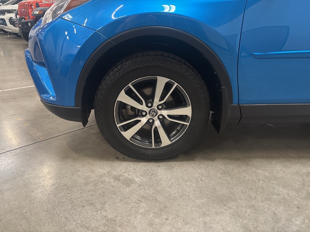 2018 Toyota RAV4 XLE photo 21