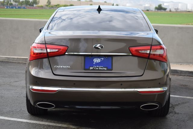 Sold 2014 Kia Cadenza Premium in Phoenix