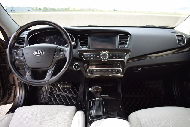 Sold 2014 Kia Cadenza Premium in Phoenix