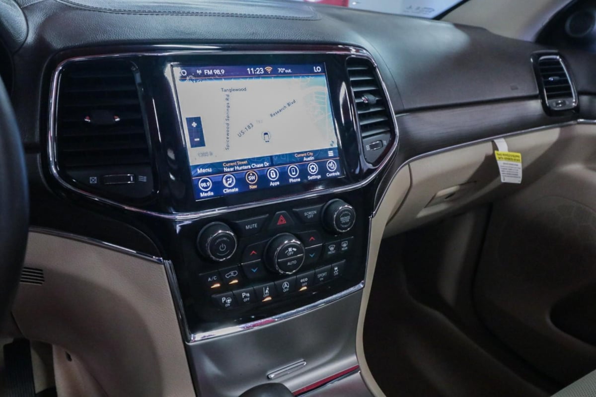 2021 Jeep Grand Cherokee Overland photo 17