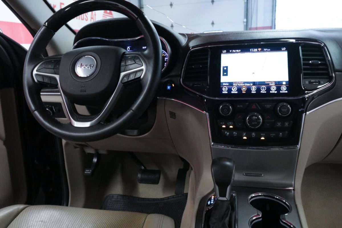 2021 Jeep Grand Cherokee Overland photo 22