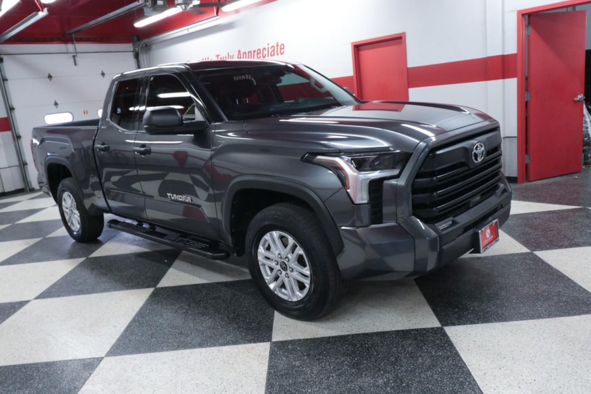 2023 Toyota Tundra SR5 Double Cab photo 3