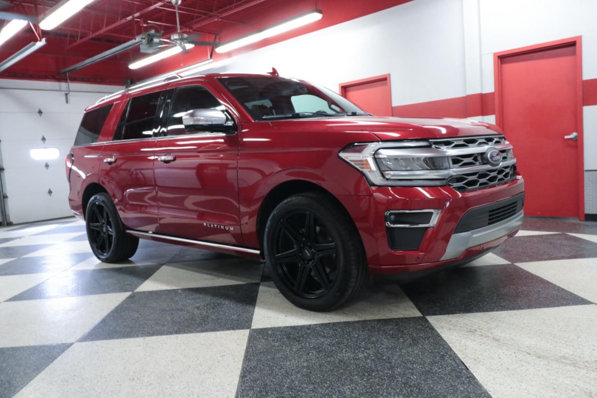 2022 Ford Expedition Platinum photo 2