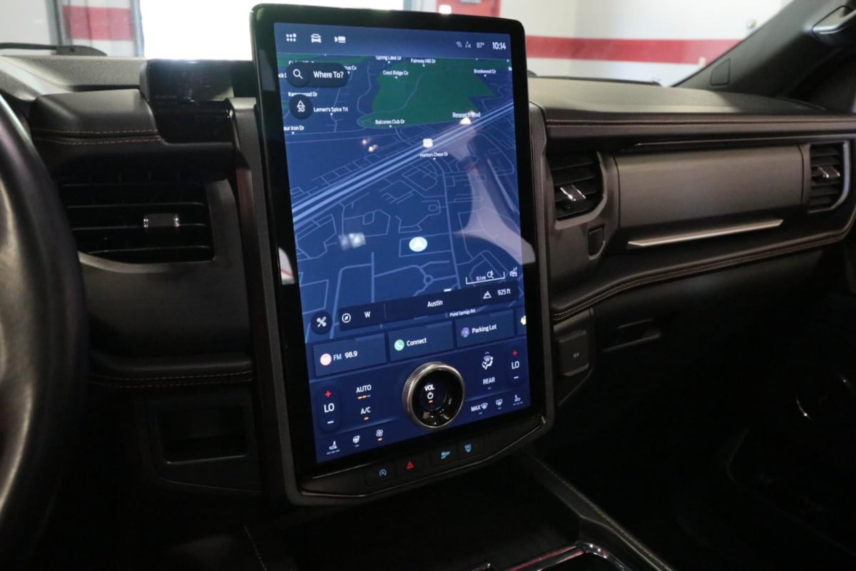 2022 Ford Expedition Platinum photo 19