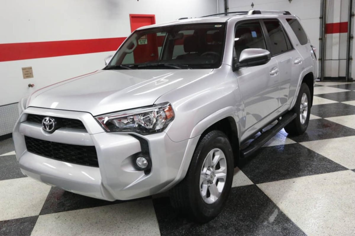2019 Toyota 4Runner SR5 photo 5
