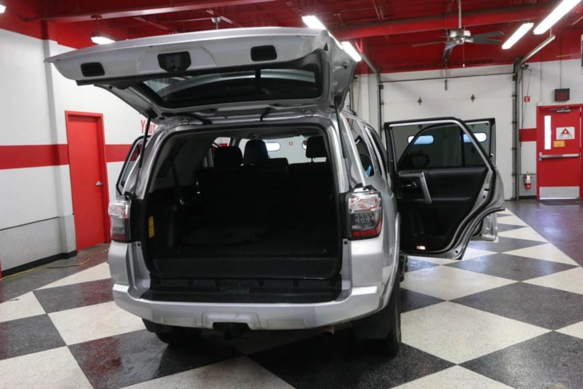 2019 Toyota 4Runner SR5 photo 18