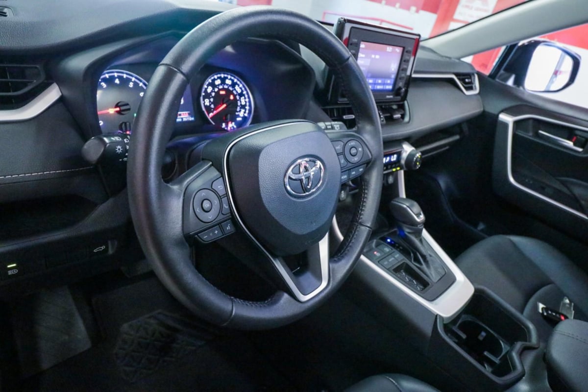 2022 Toyota RAV4 XLE Premium photo 10