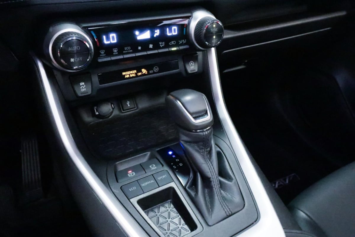 2022 Toyota RAV4 XLE Premium photo 20