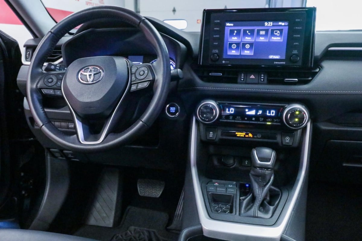 2022 Toyota RAV4 XLE Premium photo 23