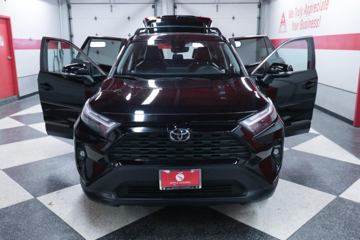 2022 Toyota RAV4 XLE Premium photo 24