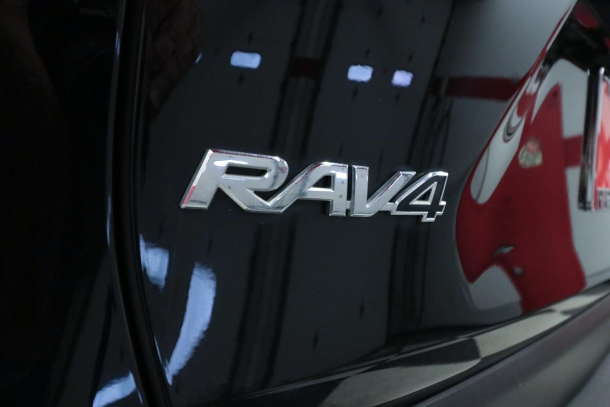 2022 Toyota RAV4 XLE Premium photo 28