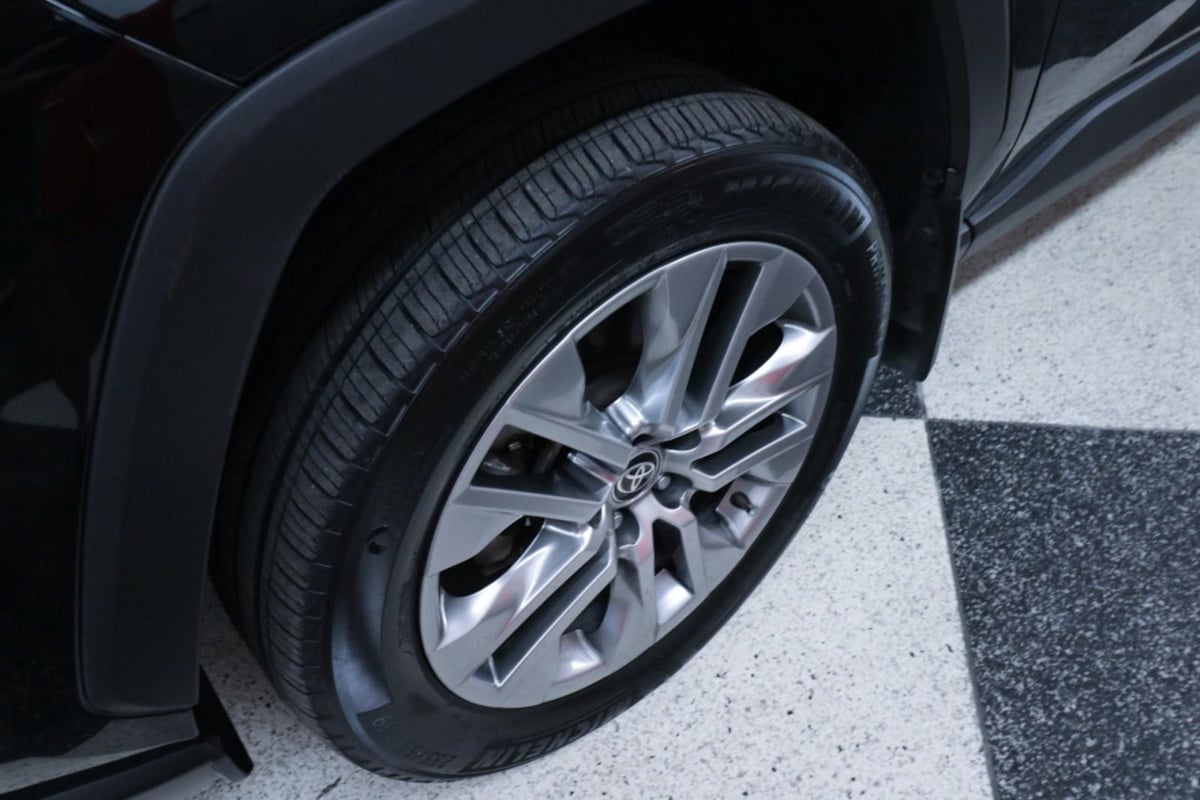2022 Toyota RAV4 XLE Premium photo 31
