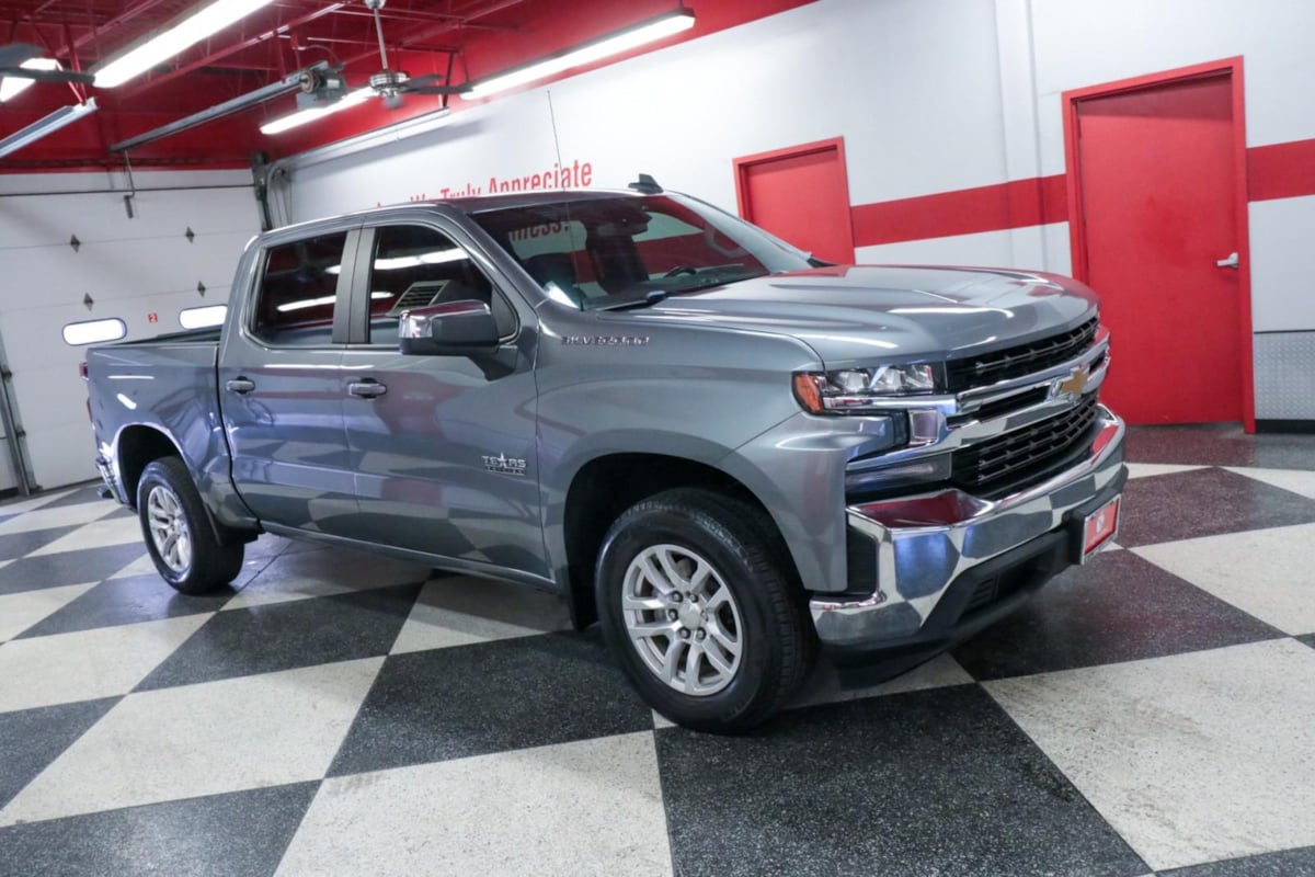 2022 Chevrolet Silverado 1500 LT photo 3