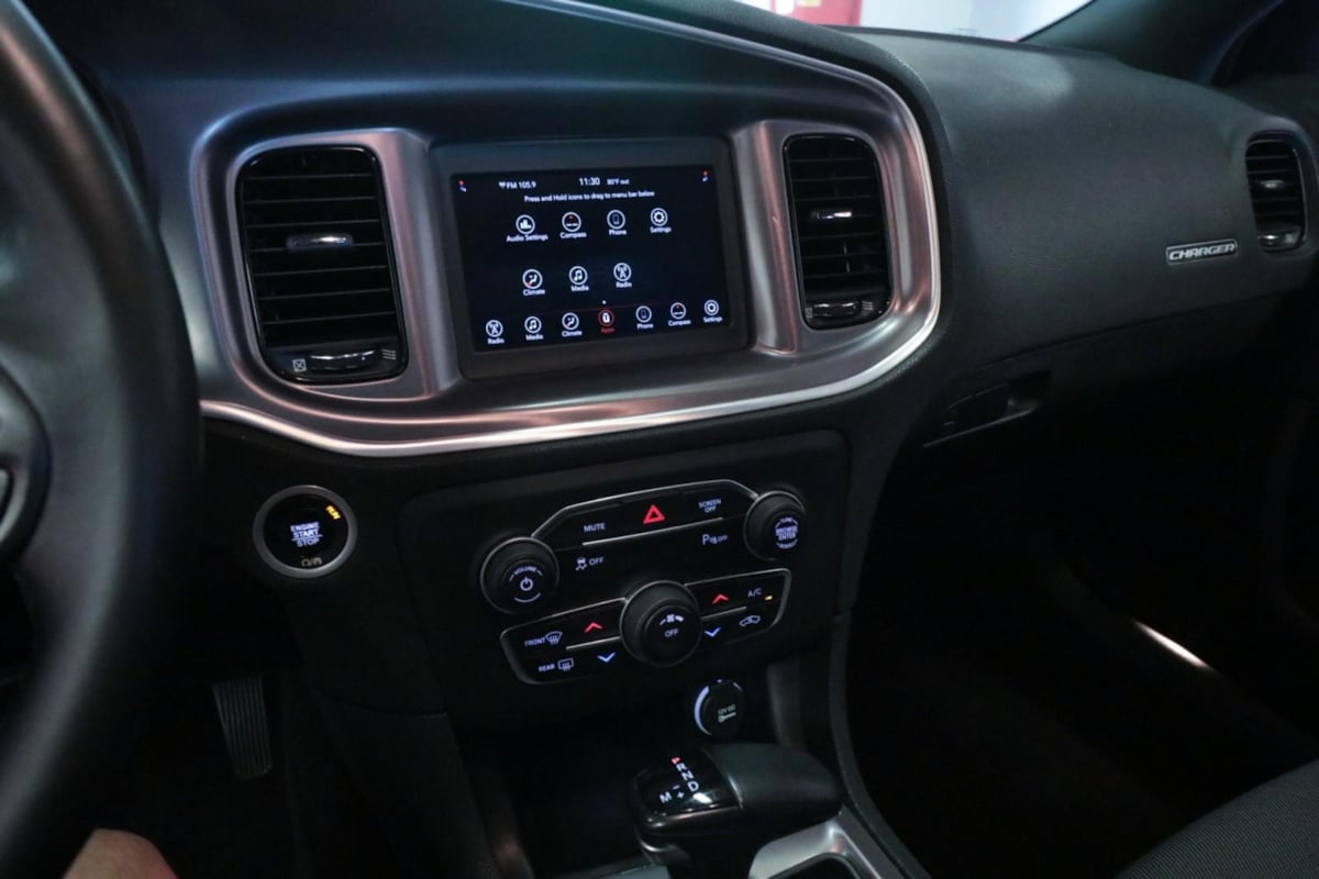 2021 Dodge Charger SXT photo 15