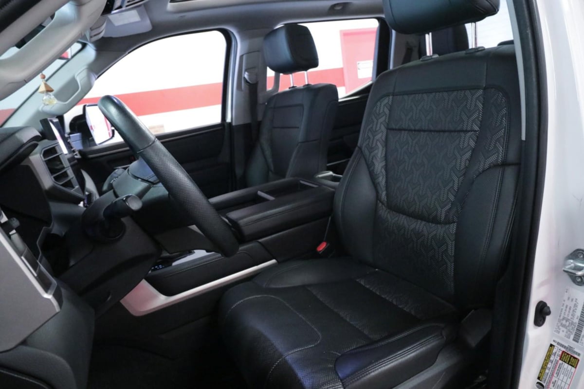 2022 Toyota Tundra Limited CrewMax photo 8