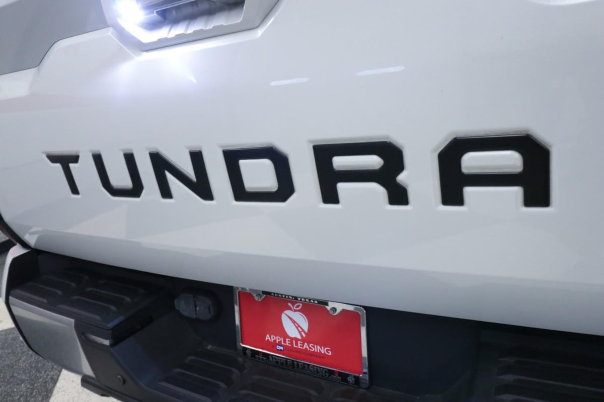 2022 Toyota Tundra Limited CrewMax photo 22