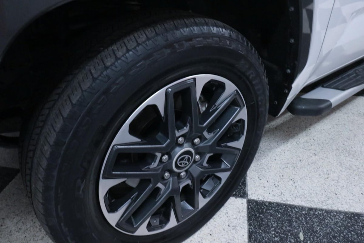 2022 Toyota Tundra Limited CrewMax photo 29