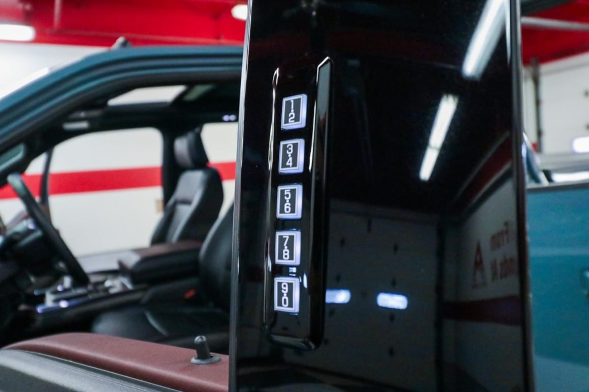 2023 Ford F-150 Lariat photo 25