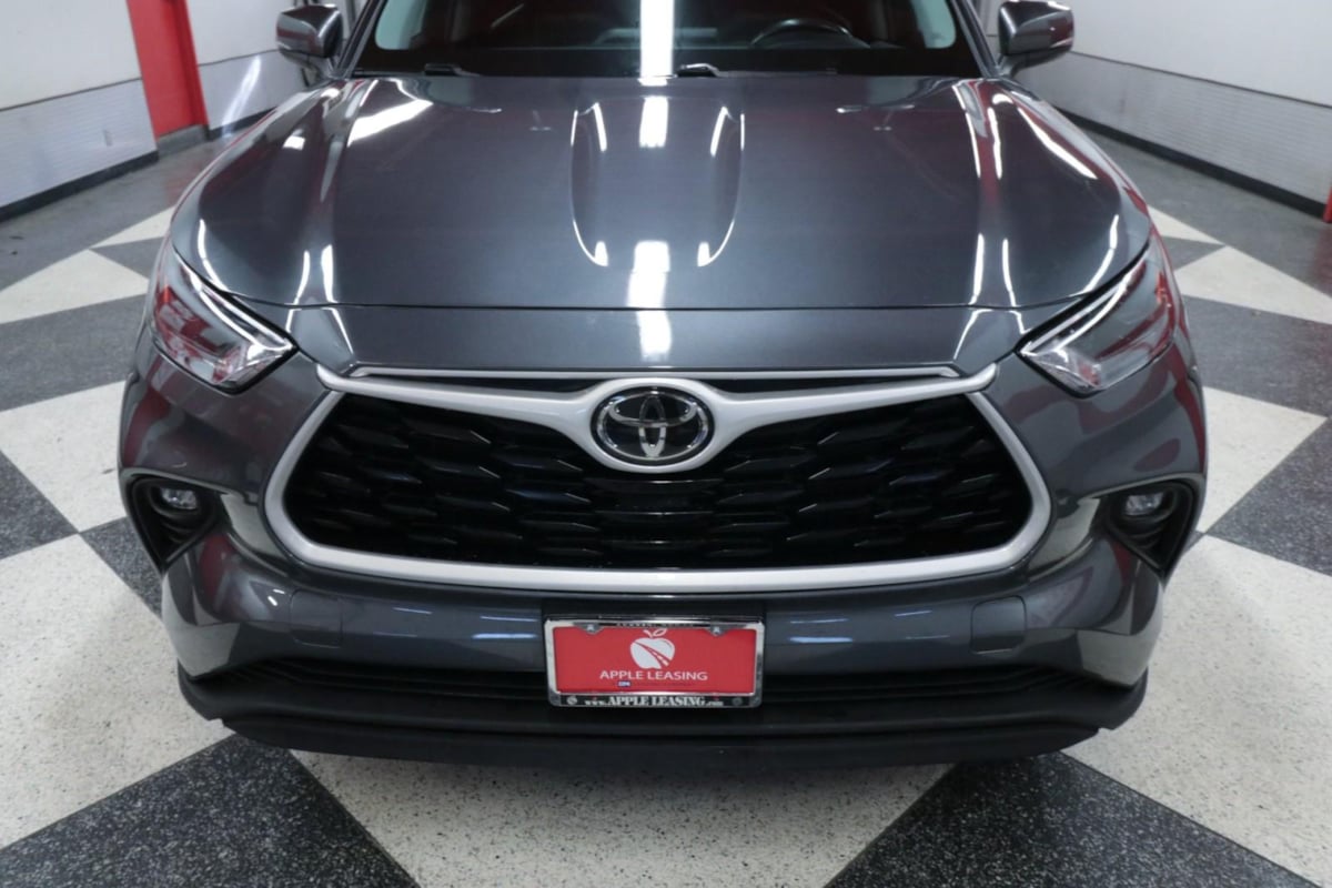 2022 Toyota Highlander XLE photo 5