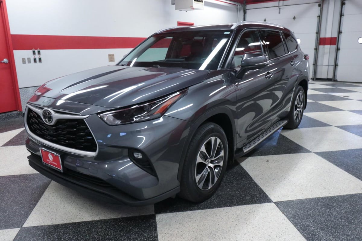 2022 Toyota Highlander XLE photo 6