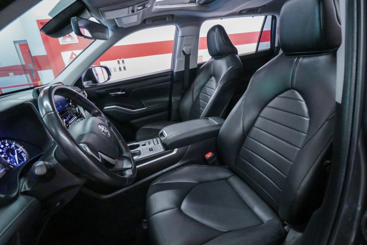 2022 Toyota Highlander XLE photo 14