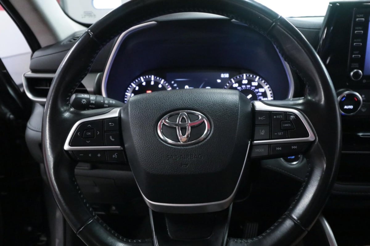 2022 Toyota Highlander XLE photo 19
