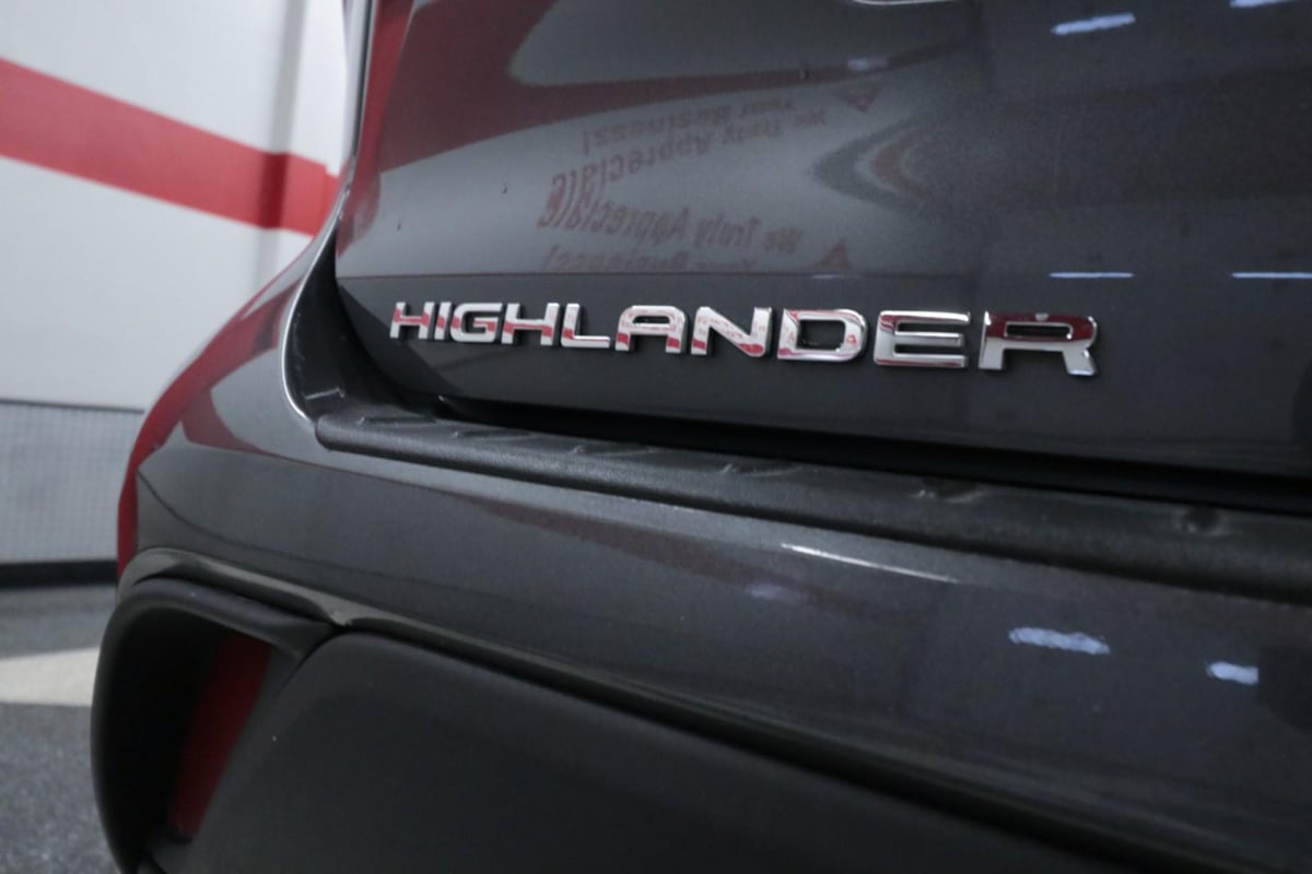 2022 Toyota Highlander XLE photo 28