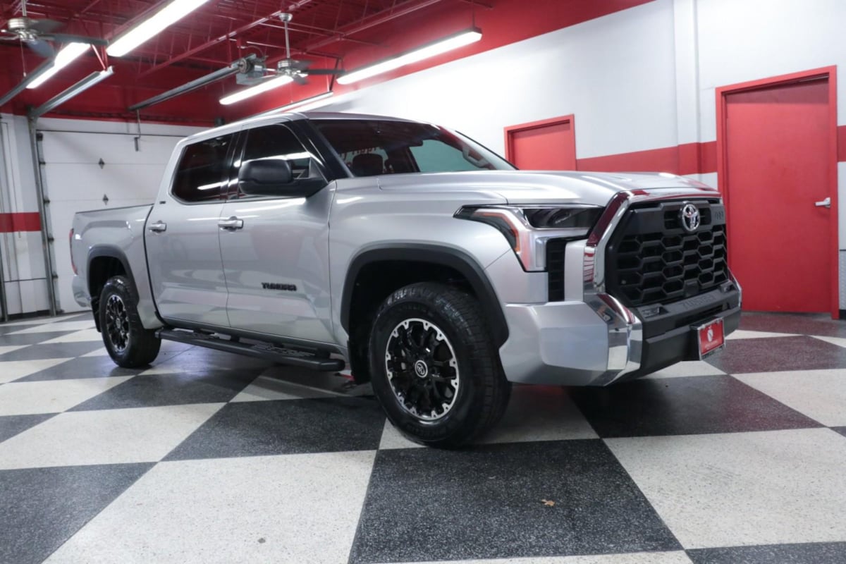 2022 Toyota Tundra SR5 CrewMax photo 2