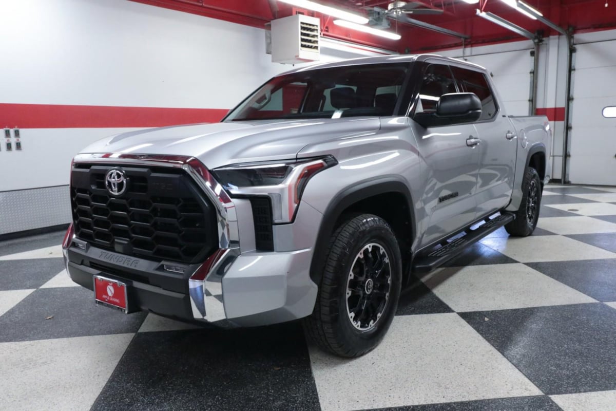 2022 Toyota Tundra SR5 CrewMax photo 5