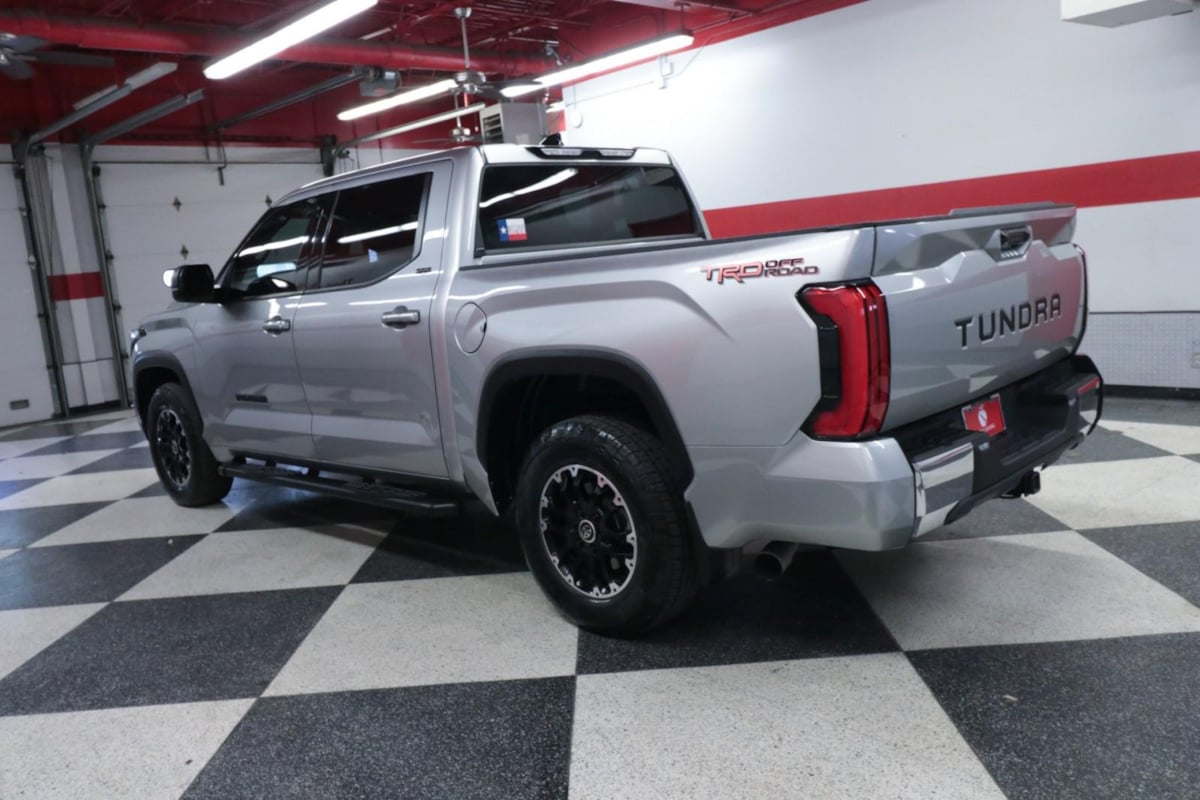 2022 Toyota Tundra SR5 CrewMax photo 6