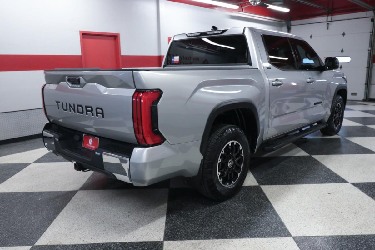 2022 Toyota Tundra SR5 CrewMax photo 7