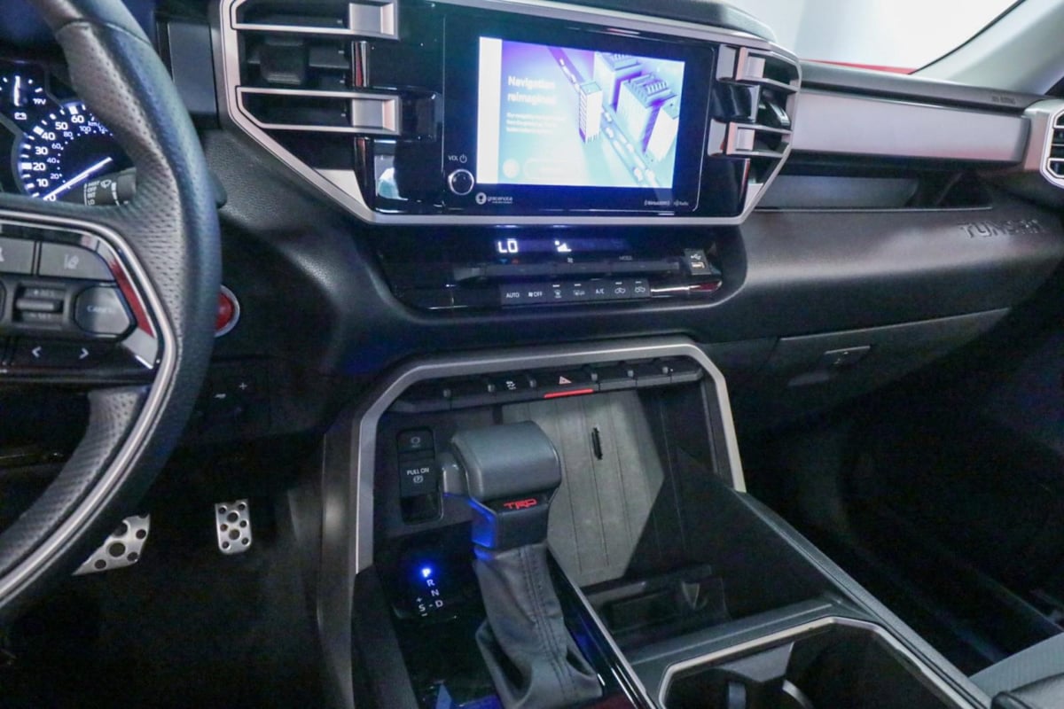 2022 Toyota Tundra SR5 CrewMax photo 18