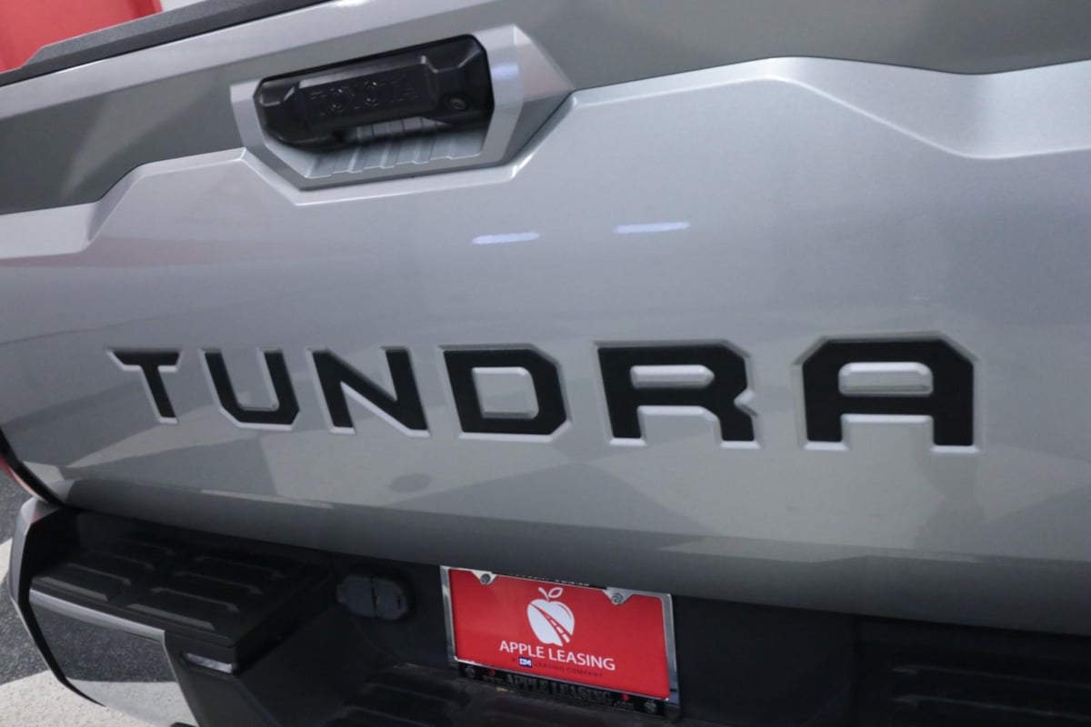2022 Toyota Tundra SR5 CrewMax photo 25