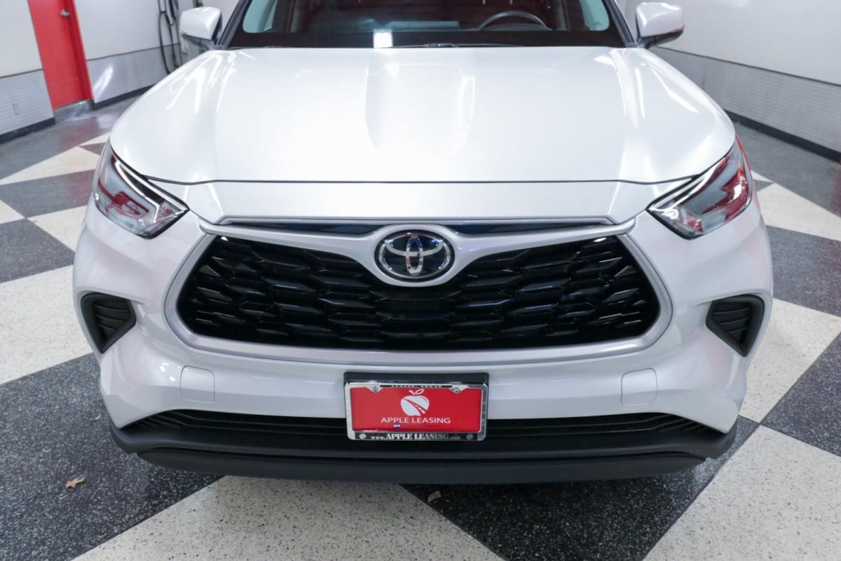 2022 Toyota Highlander L photo 4