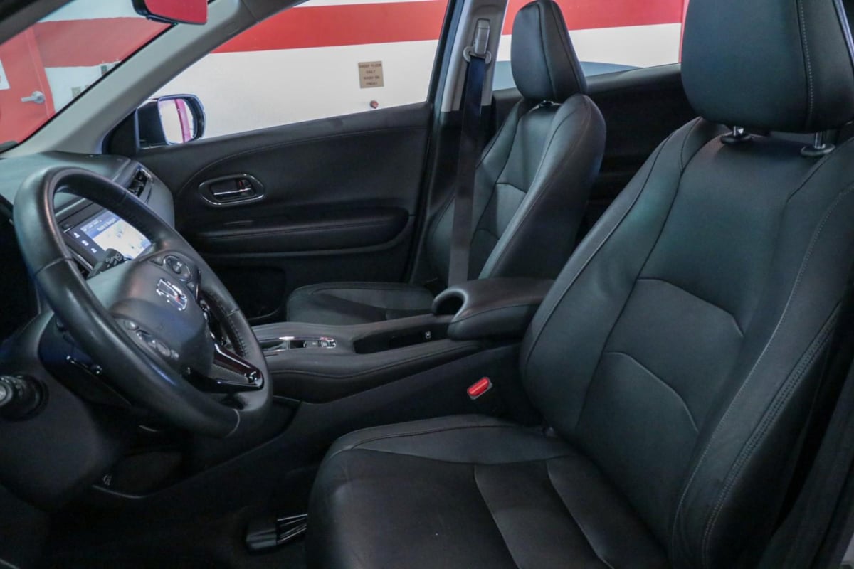 2020 Honda HR-V Touring photo 5