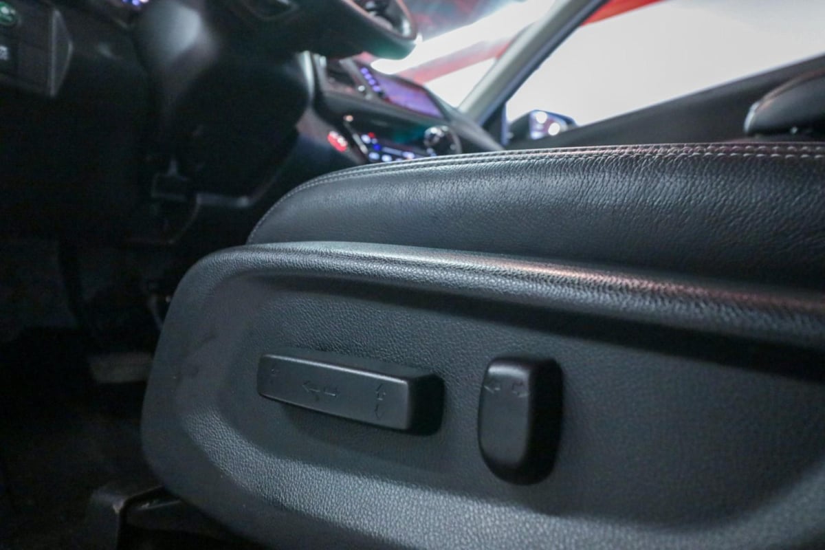 2020 Honda HR-V Touring photo 8