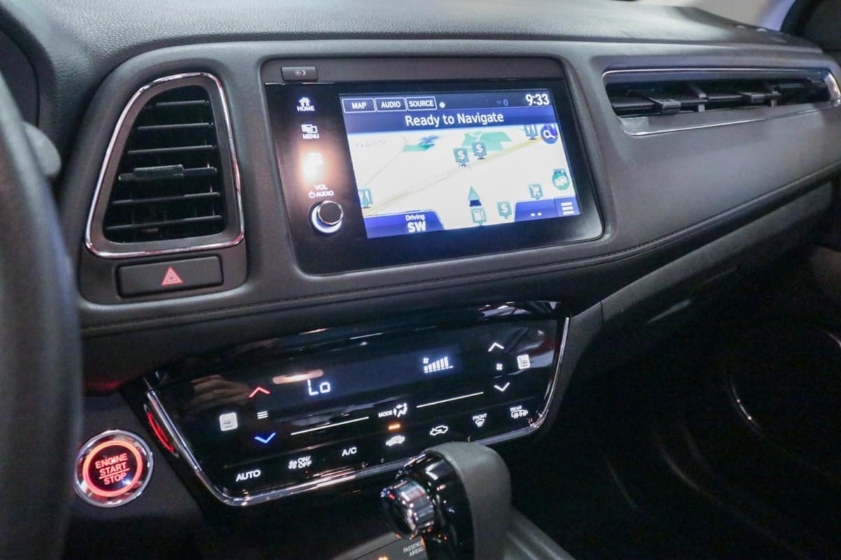 2020 Honda HR-V Touring photo 13