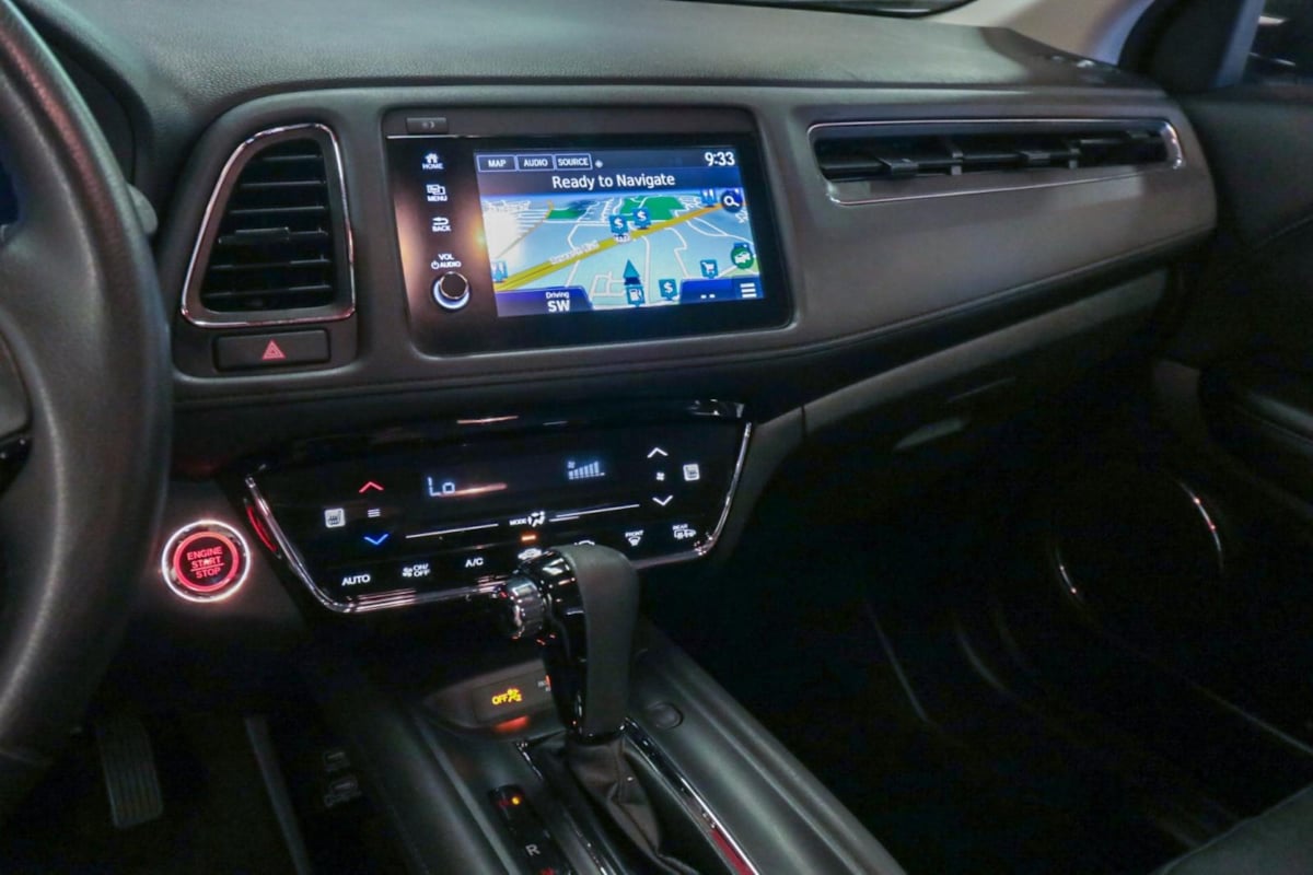 2020 Honda HR-V Touring photo 16