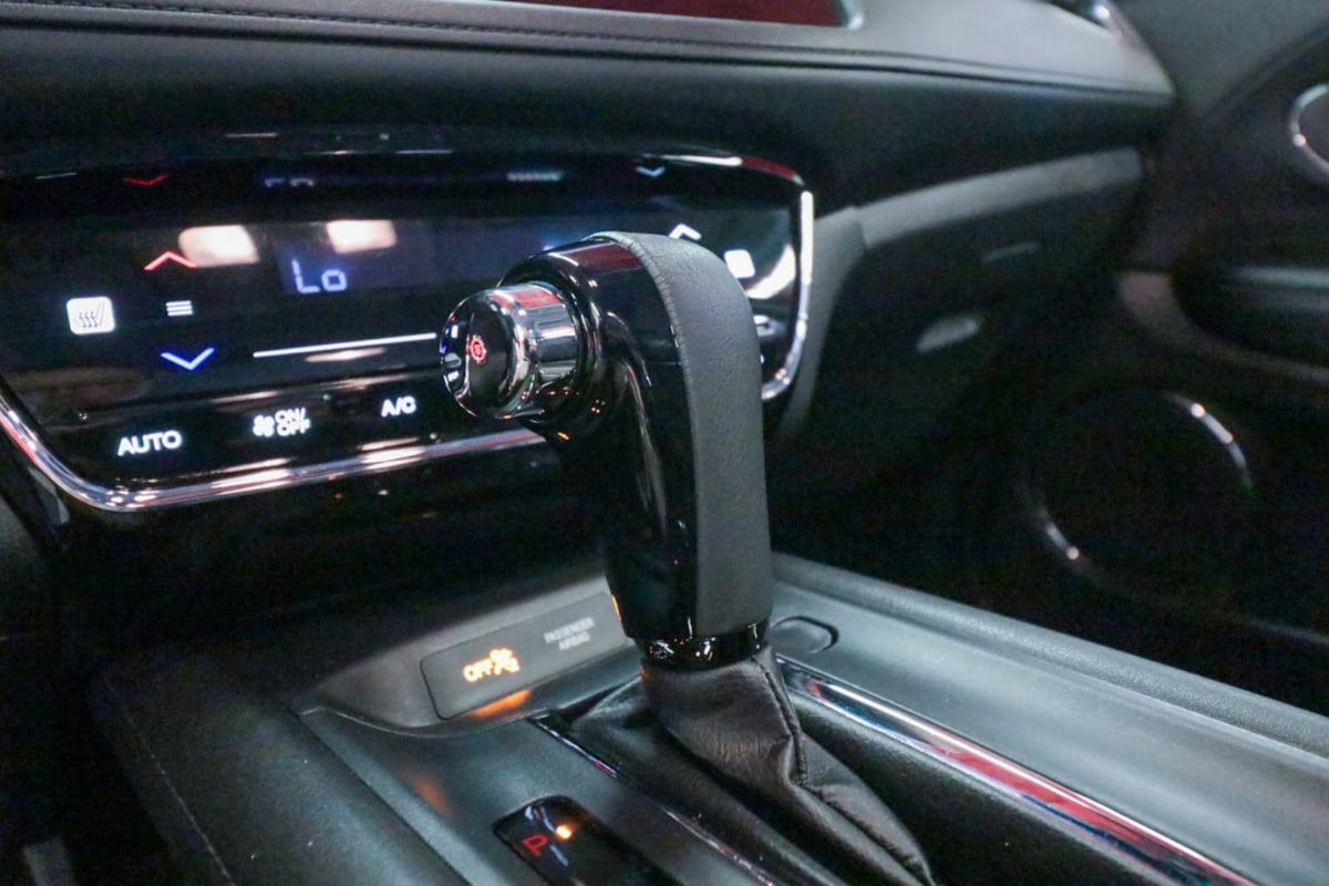 2020 Honda HR-V Touring photo 17
