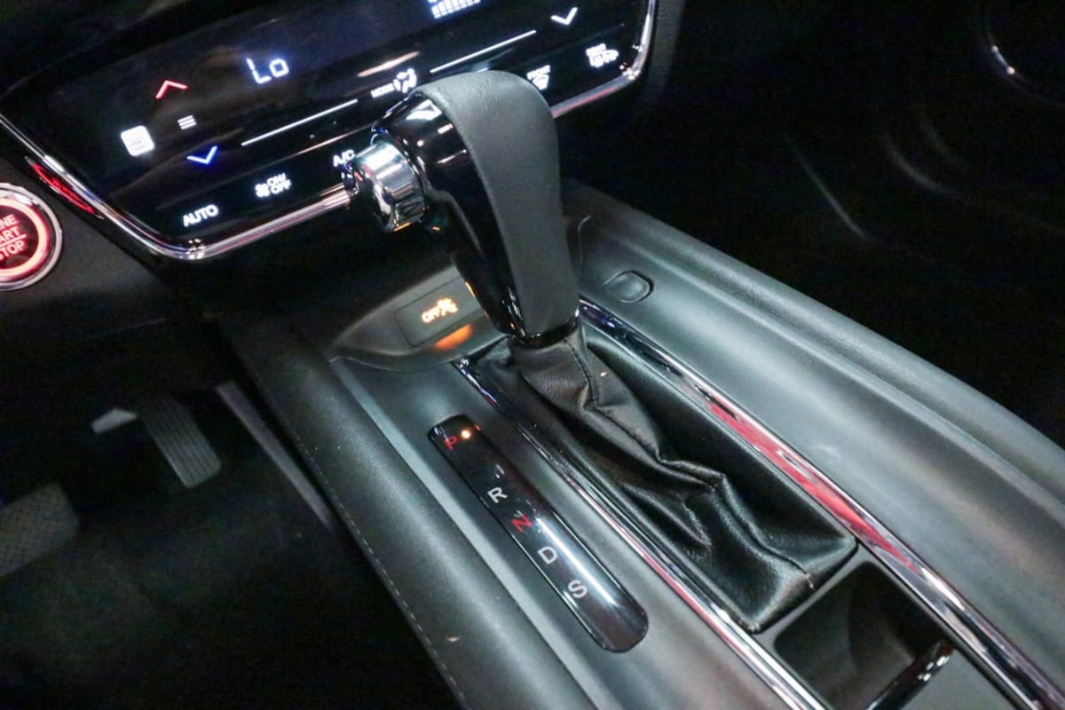 2020 Honda HR-V Touring photo 18