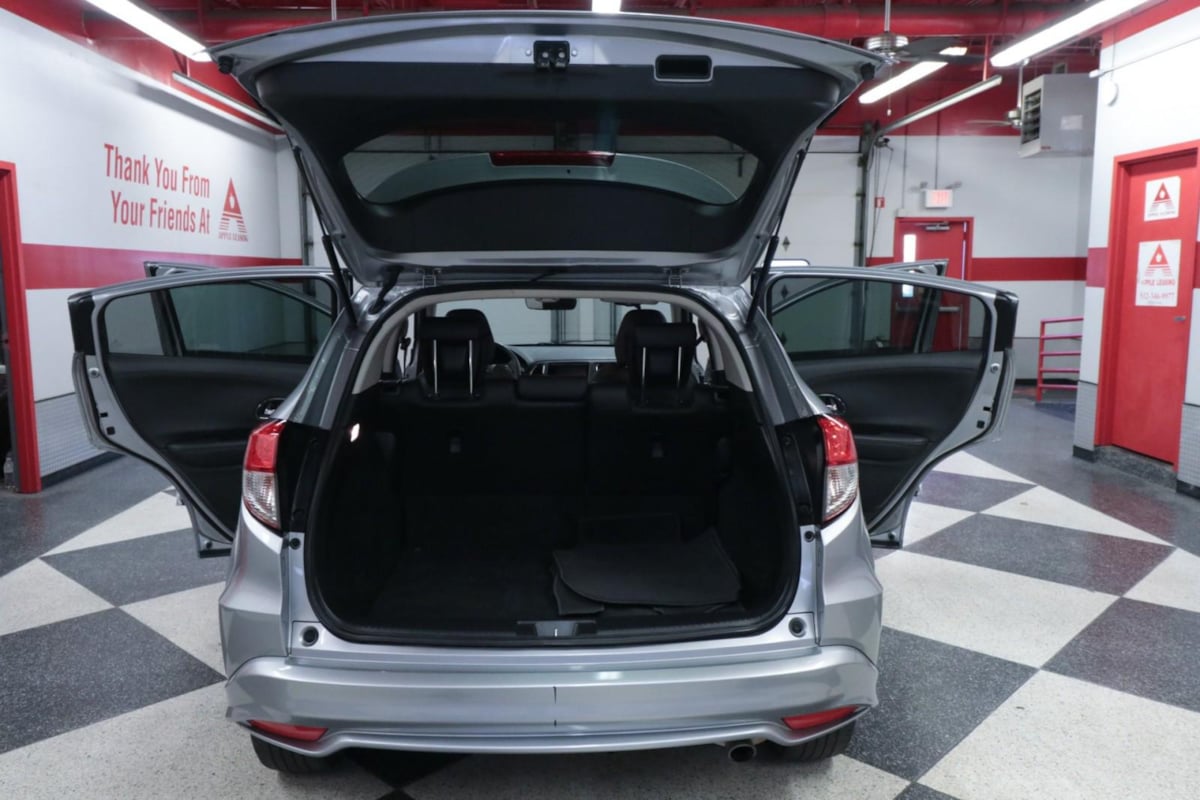 2020 Honda HR-V Touring photo 25